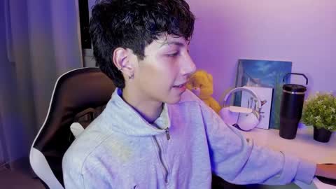 Snapshot of philipe_moonlight_ chatting on September 20, 11:52 pm Phil. INDEPENDENT MODEL online show from September 20, 11:52 pm