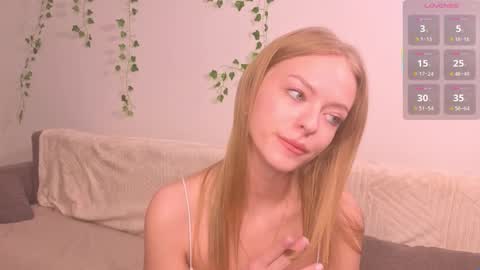 Snapshot of philippagales chatting on October 22, 7:33 am Margot call me Margot Robbie online show from October 22, 7:33 am
