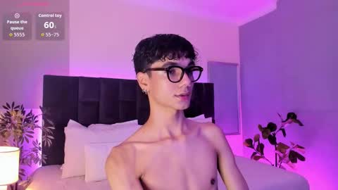 Phillip online show from November 6, 11:41 pm