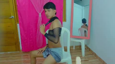 phuwin online show from May 11, 6:31 am