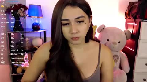 Pia online show from February 17, 2:49 pm