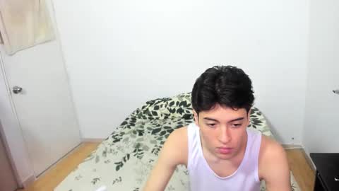 picaszomilos350 online show from February 23, 7:05 pm