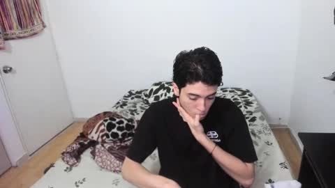 picaszomilos350 online show from February 28, 9:46 am