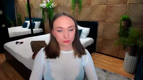 Emelie online show from October 21, 7:39 pm