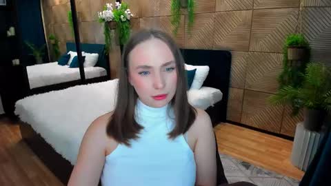 Emelie online show from November 19, 7:34 pm