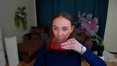 Emelie online show from November 30, 7:21 pm