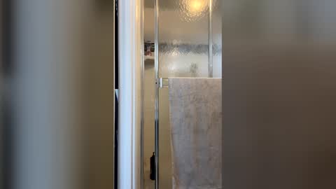 pierre8inch online show from April 23, 6:09 pm