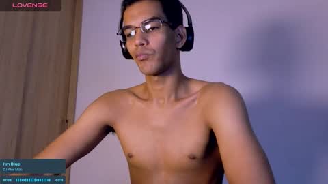 pikashuu7u7 online show from March 7, 3:39 am