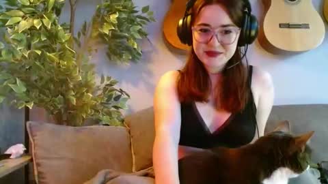 PilloGoddess online show from November 22, 2:26 pm