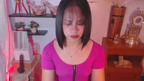 Snapshot of pinay_shawnx chatting on February 15, 12:33 pm pinay_shawnx online show from February 15, 12:33 pm