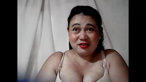 pinaymama12345 online show from May 28, 11:47 pm