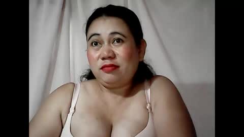 pinaymama12345 online show from January 6, 11:31 pm