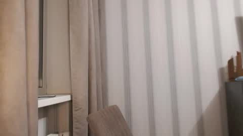 Snapshot of pineapple__mood chatting on October 22, 5:25 pm online show from October 22, 5:25 pm