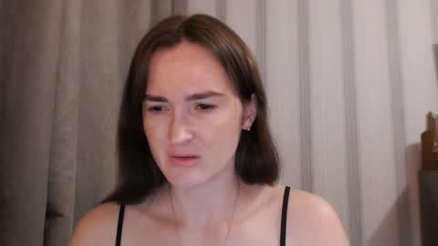 Snapshot of pineapple__mood chatting on September 27, 7:00 pm online show from September 27, 7:00 pm