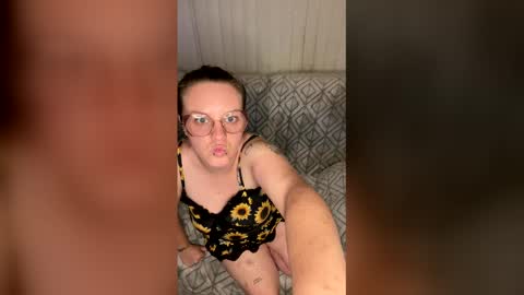pinessbunny69 online show from May 5, 3:24 am