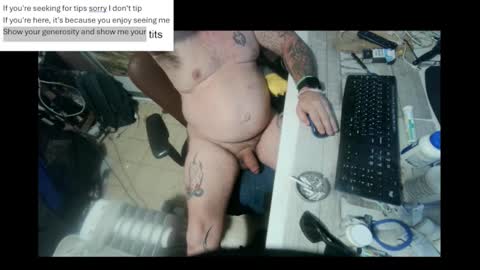 Snapshot of pini_z chatting on January 12, 10:12 pm pini_z online show from January 12, 10:12 pm