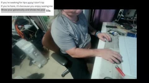 Snapshot of pini_z chatting on February 21, 11:32 pm pini_z online show from February 21, 11:32 pm