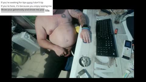 Snapshot of pini_z chatting on January 18, 8:30 pm pini_z online show from January 18, 8:30 pm