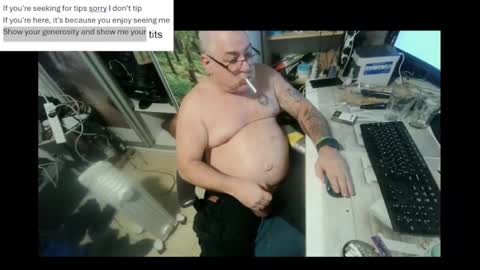 Snapshot of pini_z chatting on December 30, 8:36 pm pini_z online show from December 30, 8:36 pm