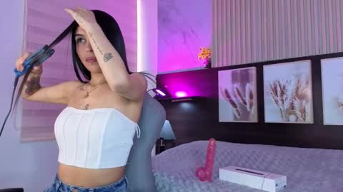 pink_as online show from October 29, 6:19 pm