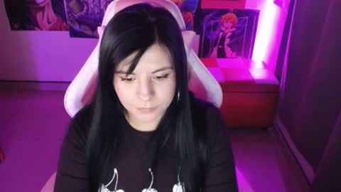pink_yuii online show from February 9, 11:18 pm