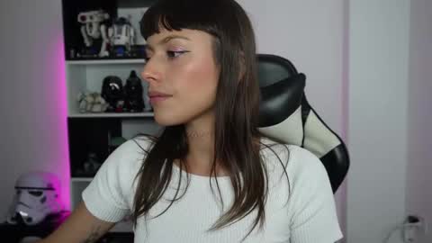 Emily online show from February 1, 7:11 pm