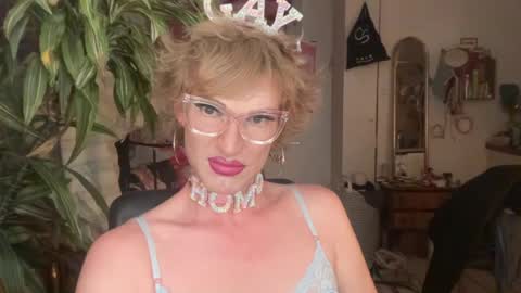 pinkfag online show from July 2, 9:58 am