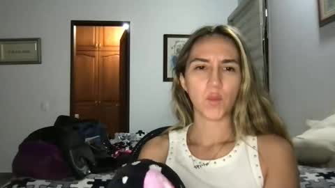 Pinkilola online show from March 31, 2:01 am