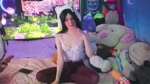 Gwenie online show from February 15, 12:24 am