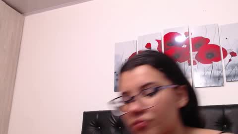 Snapshot of pinky_f00x chatting on October 8, 12:29 am pinky_f00x online show from October 8, 12:29 am