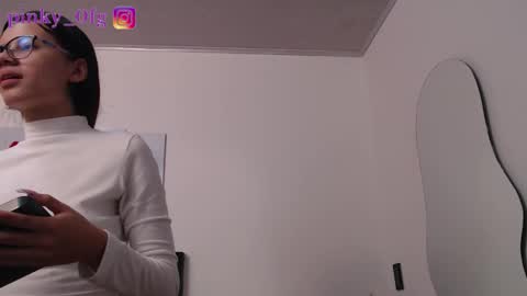Snapshot of pinky_f00x chatting on October 5, 11:12 pm pinky_f00x online show from October 5, 11:12 pm