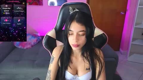 pinkygirl20 online show from October 9, 5:46 am