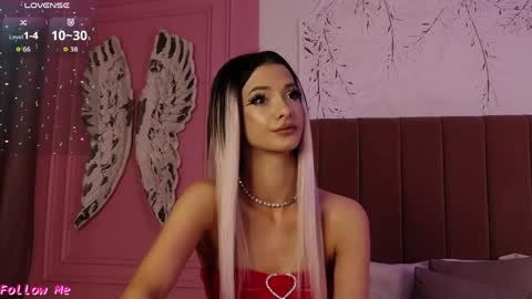 Pinky online show from April 22, 6:59 pm