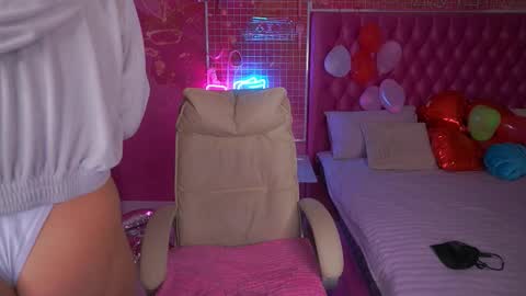 pixiehott online show from February 15, 6:17 pm