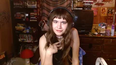 Izzy online show from September 26, 1:52 pm