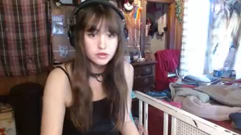 Izzy online show from April 7, 3:03 pm