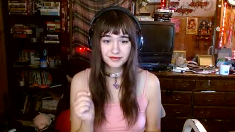 Izzy online show from September 12, 3:14 pm