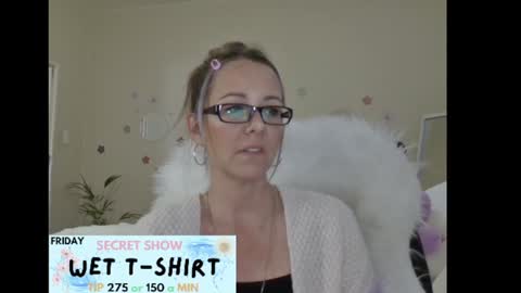 Lynn online show from January 15, 2:56 pm