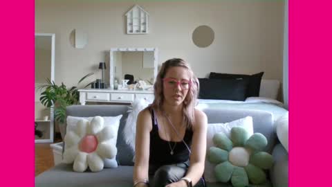 Lynn online show from February 28, 2:09 pm