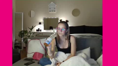 Lynn online show from February 25, 5:19 pm