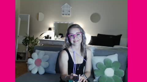 Lynn online show from February 28, 5:15 pm