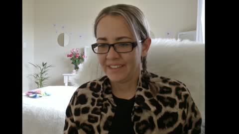 Lynn online show from December 6, 11:39 am