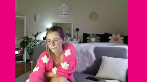 Lynn online show from February 21, 5:09 pm