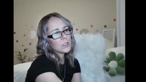 Lynn online show from January 20, 2:57 pm