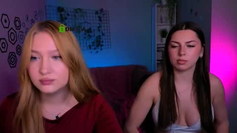 Sophie online show from March 22, 8:13 pm