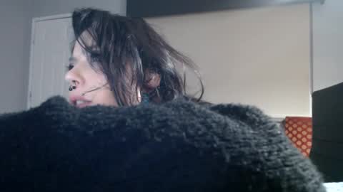 pleasantdinosaurus7537 online show from December 23, 7:03 am