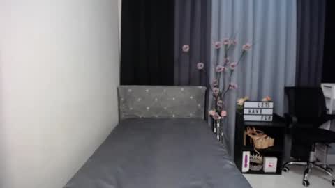 Snapshot of pleasure4salets chatting on October 26, 9:32 am LAUREEN online show from October 26, 9:32 am