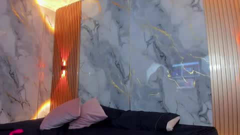 JUAN AND JULI online show from February 28, 9:44 pm