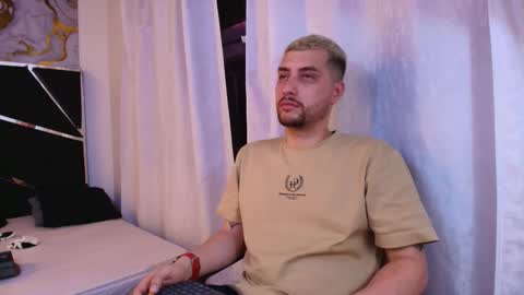 JUAN AND JULI online show from October 14, 10:35 pm