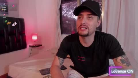 JUAN AND JULI online show from February 26, 9:09 pm